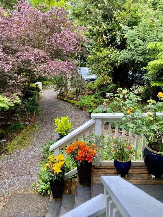 Seafarers Bed & Breakfast Tofino Exterior photo