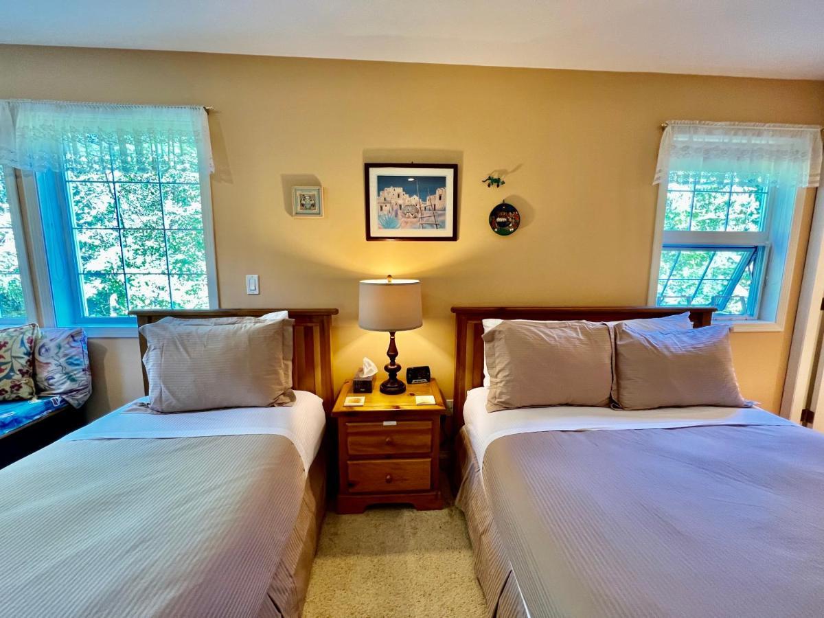 Seafarers Bed & Breakfast Tofino Exterior photo