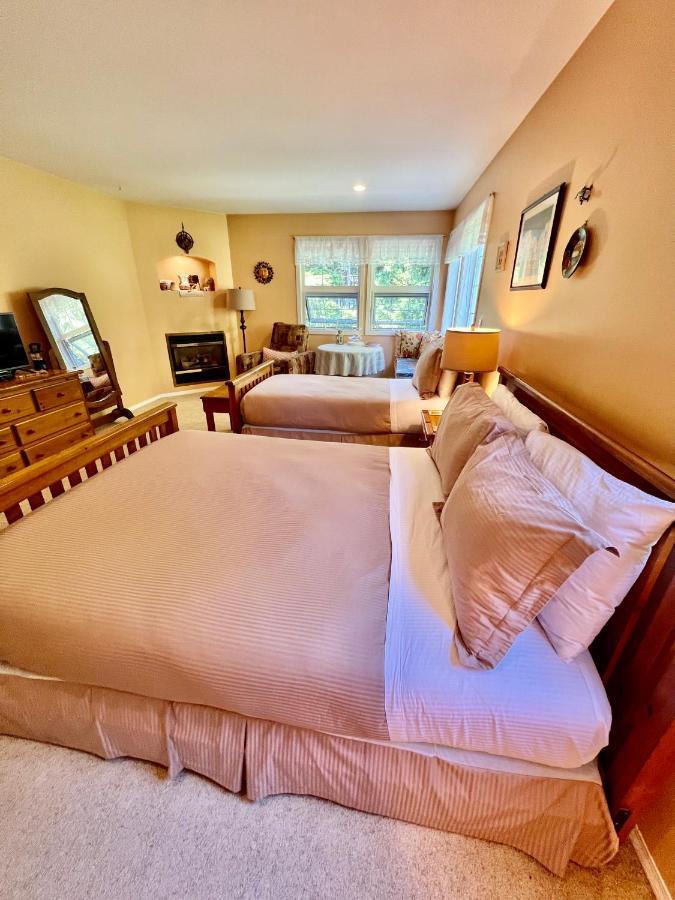 Seafarers Bed & Breakfast Tofino Exterior photo