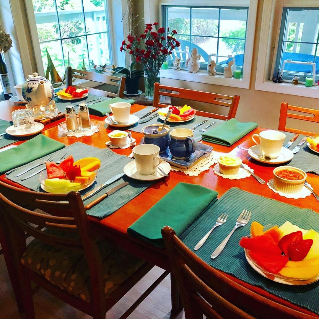 Seafarers Bed & Breakfast Tofino Exterior photo
