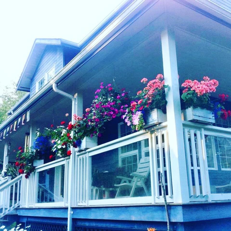 Seafarers Bed & Breakfast Tofino Exterior photo