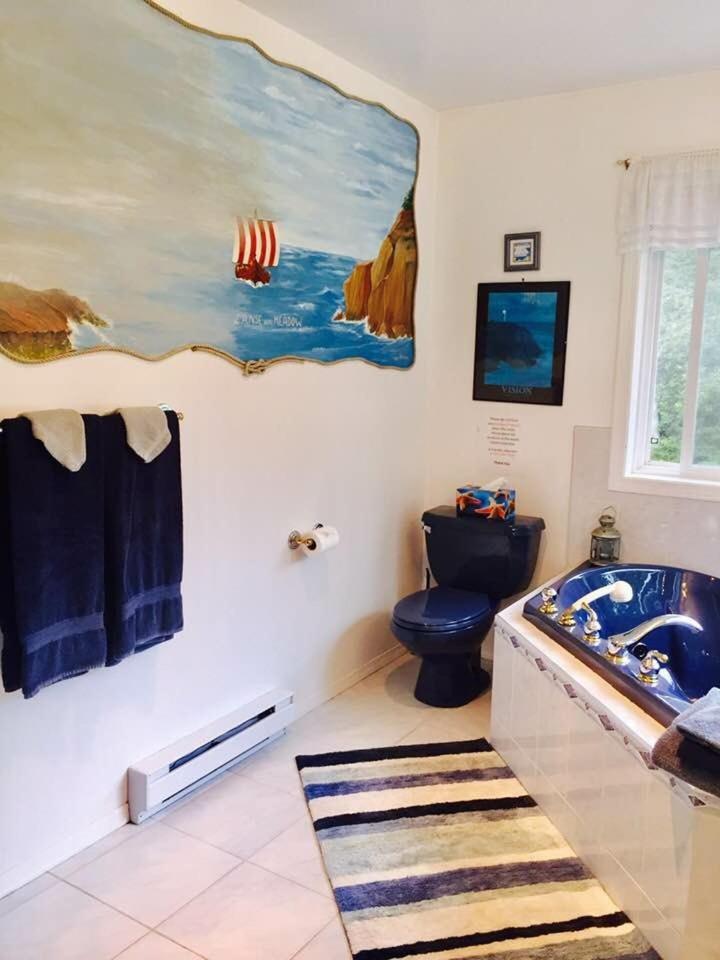 Seafarers Bed & Breakfast Tofino Exterior photo
